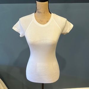 Lululemon swiftly tech shirt